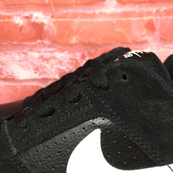 Athletic_Shoes